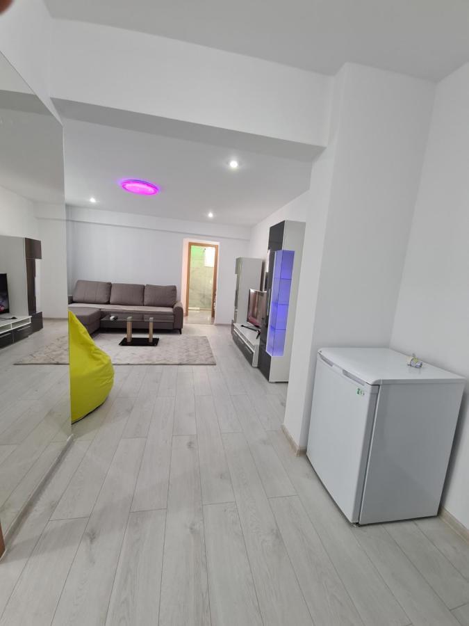 Apartament Ultra Central 3 Apartment Hunedoara Exterior photo