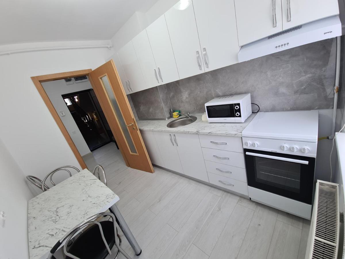 Apartament Ultra Central 3 Apartment Hunedoara Exterior photo