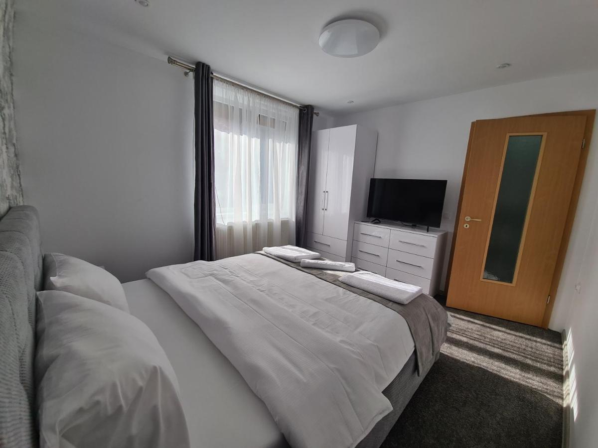Apartament Ultra Central 3 Apartment Hunedoara Exterior photo
