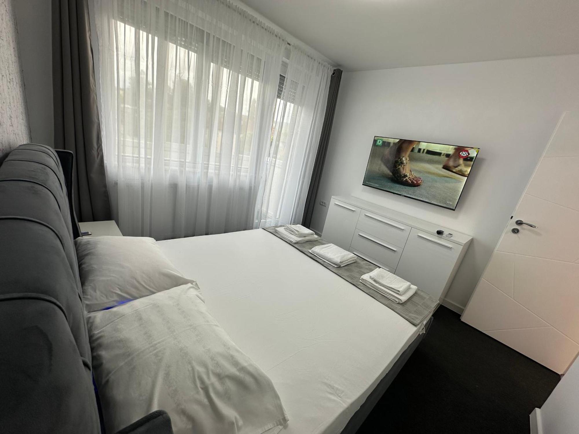 Apartament Ultra Central 3 Apartment Hunedoara Exterior photo